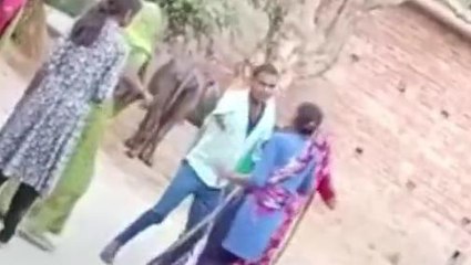 अमेठी: दो पक्षों में जमकर चले लाठी डंडे, वीडियो हुआ वायरल