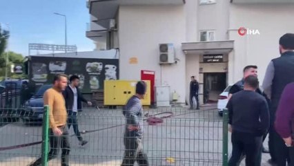 Video herunterladen: Dairede çıkan yangında genç kadın polis memurunu gözyaşların hakim olamadı