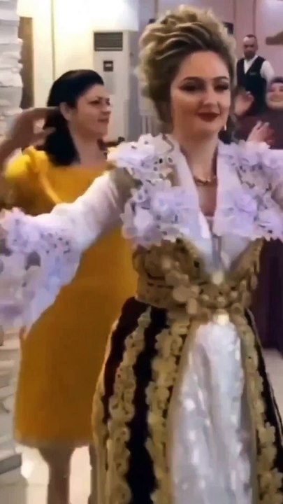 Nuse ❤️__nusenuse _nuseshqiptare _nusetime _nusekosovare _albanianbride _albanianwedding _bridetobe _bridedress _bride _bridemakeup _bridestyle _bridemaids _bride2023 _albanian _kosovo _veshjetradicionale _veshjenuserie _traditional(MP4)