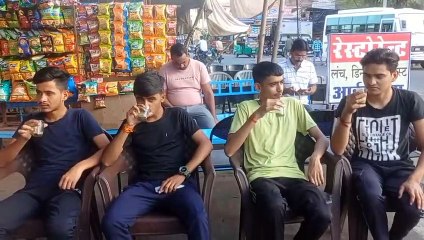 यहां बिकती है प्रतिदिन दस लाख रुपए की चाय, देखें Video