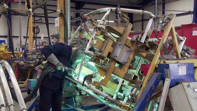 Automobile: le constructeur français Ligier présente sa première voiture électrique