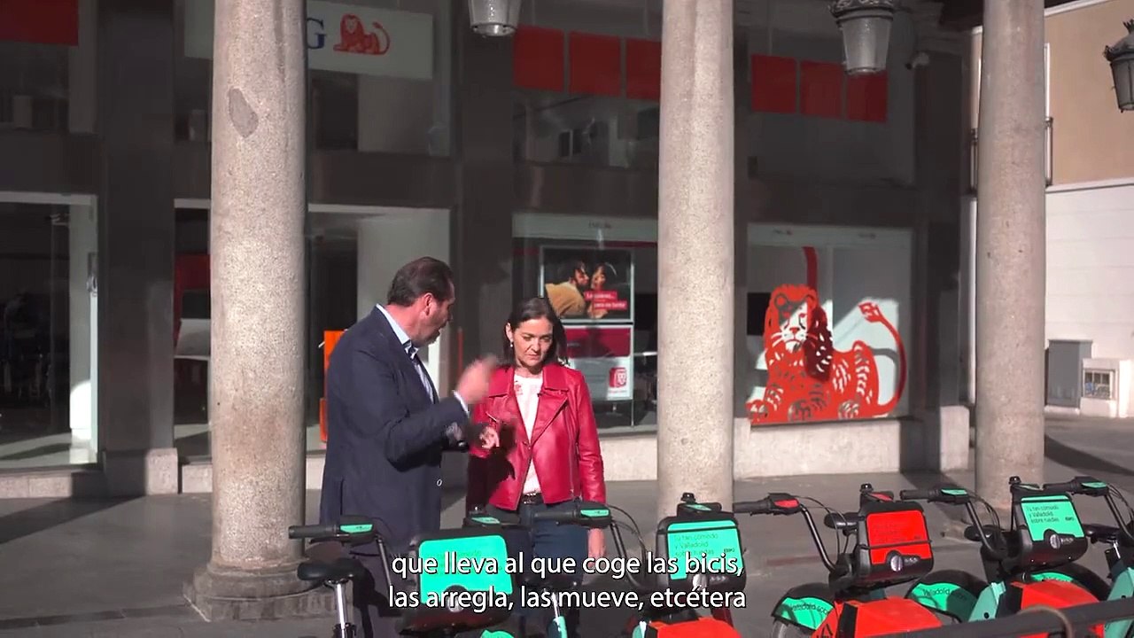 Óscar Puente y Reyes Maroto recorren Valladolid en Biki