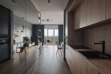 Mirrored Walls and Ceilings Are Making an Elegant Comeback