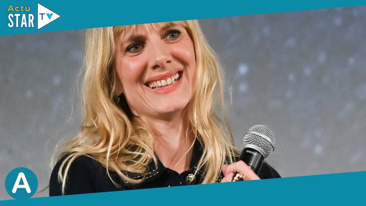 Mélanie Laurent radieuse : l'actrice touchée par une très belle récompense
