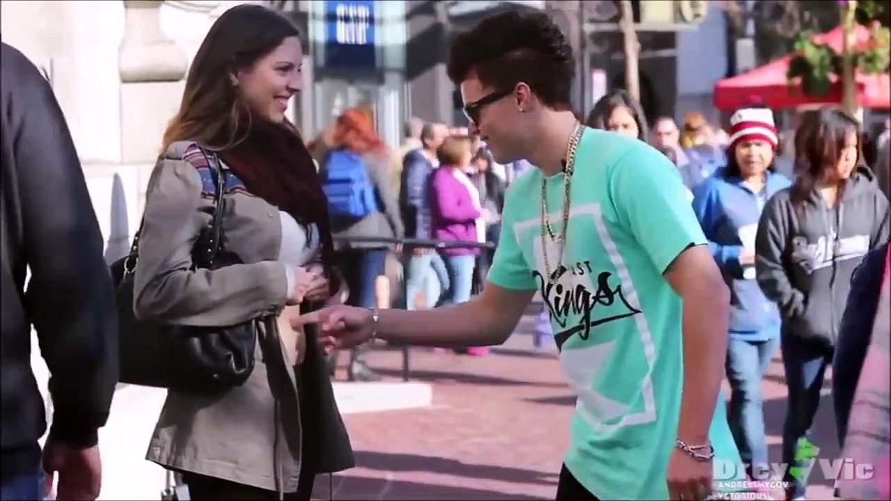 Top 3 Kissing Pranks October 2016 - Prank Invasion 2016 (2)