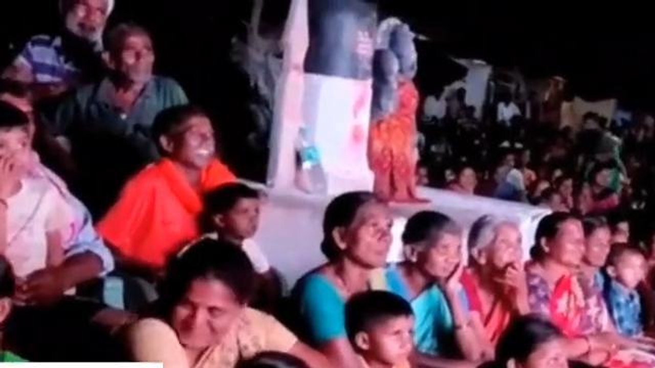 ములుగు: గ్రామాల్లో బలగం సినిమా ప్రదర్శన