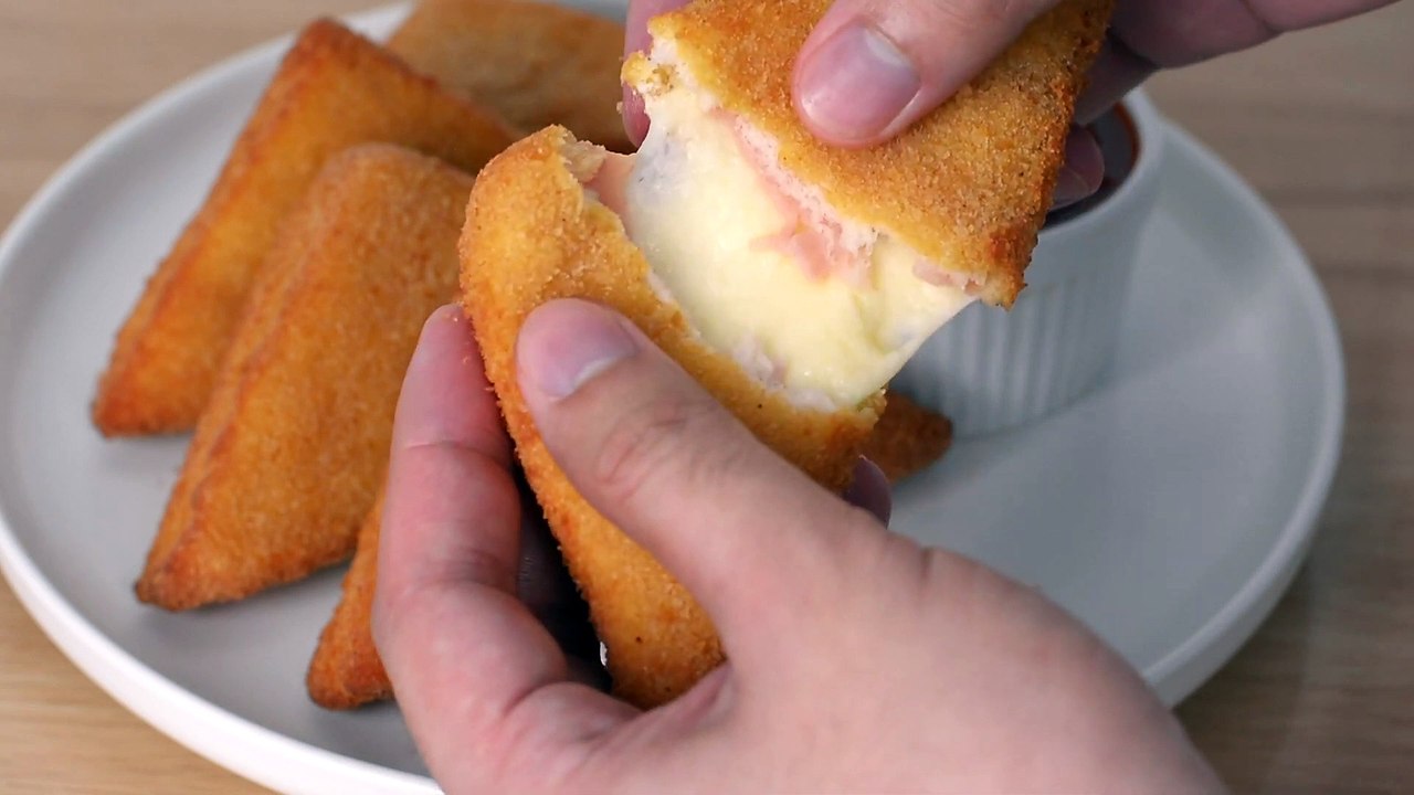 Make GRILLED CHEESE SANDWICH like an Italian! Mozzarella in Carrozza