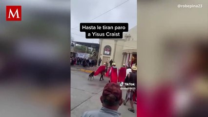 Perrito se roba el show en Viacrucis de Coahuila y se hace viral
