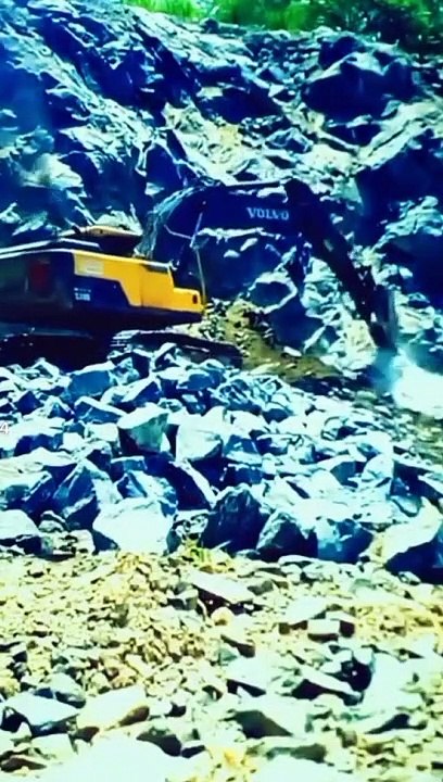 stone breaking excavator