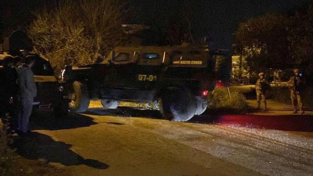 Rastgele ateş edip kendini eve kilitleyen şüpheliye operasyon! Güvenlik güçlerini teyakkuza geçirdi