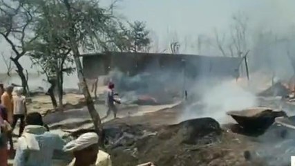 खगड़िया: खाना बनाने के दौरान लगी भीषण आग, डेढ़ दर्जन घर जलकर राख