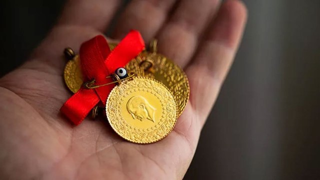AKP'li Belediye, halkın parasıyla AKP'li siyasetçilerin düğününde altın takmış