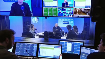 Gims affirme que les pyramides avaient l'électricité : «Sur les panneaux danger électrocution, le petit bonhomme est de profil !»