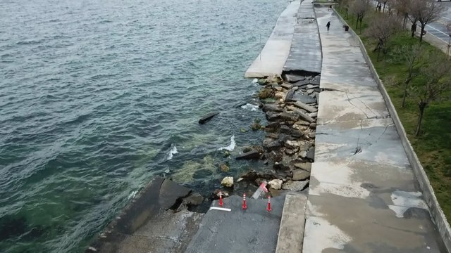 Beylikdüzü sahilinde çökmeler sonrası uyarı