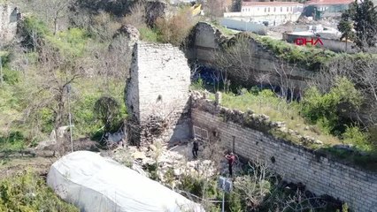 Tarihi surlar çöktü, bir kişi hayatını kaybetti
