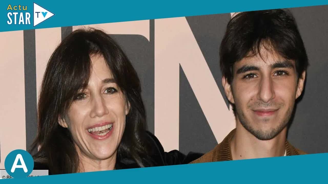 Charlotte Gainsbourg : son fils Ben Attal “pas proche” de ses soeurs Alice et Jo, confidences sans f