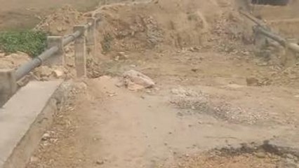 सिंगरौली: बनौली मुख्य मार्ग की टूटी पुलिया का नहीं हुआ निर्माण