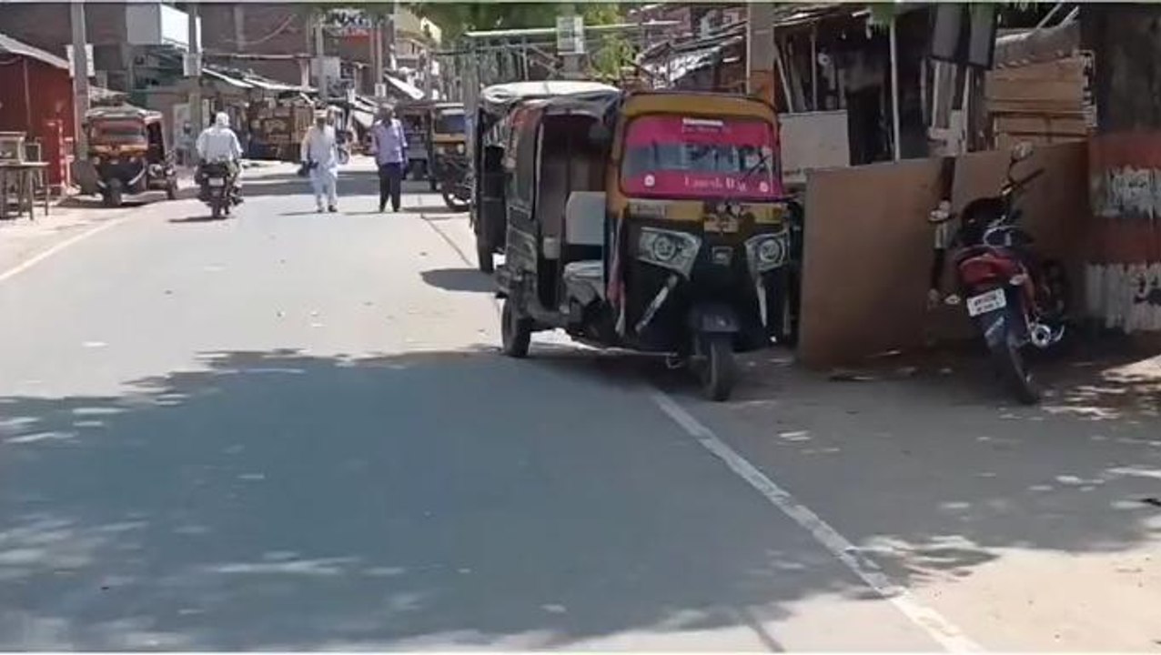 जहानाबाद: तेज धूप एवं पछुआ हवा के कारण इलाके का बढ़ा तापमान, सड़क पर पसरा सन्नाटा