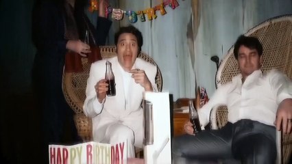 Lo que Hacemos en las Sombras (Trailer español)(720p)