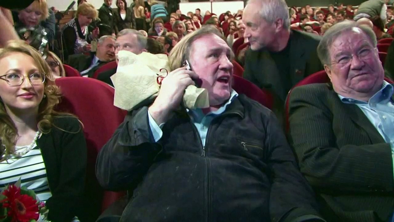 13 frauen beschuldigen gérard depardieu in artikel der sexuellen Übergriffe