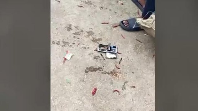 ఎనుమాముల వ్యవసాయ మార్కెట్ లో పేలిన సెల్ ఫోన్