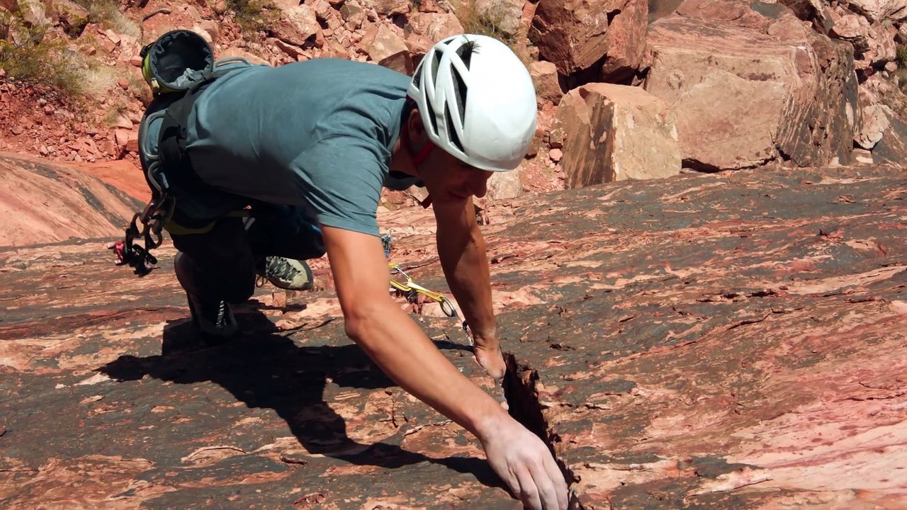 08.Crack Climbing