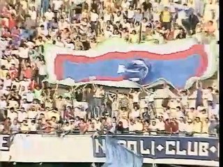 Diego Maradona bergabung dengan Klub Naples