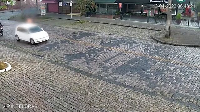 Moradores se surpreendem com homem andando nu pelas ruas de Santa Felicidade