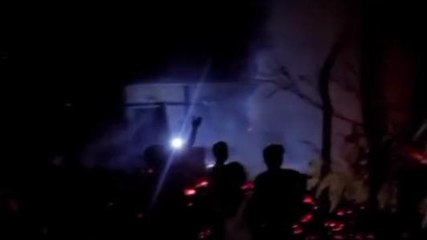 सुलतानपुर: देर शाम गांव में अज्ञात कारणों से लगी आग से हजारों का हुआ नुकसान