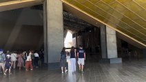 فيديو يكشف انتظام الزيارات بالمتحف المصرى الكبير وعدم تأثر البهو بالأمطار
