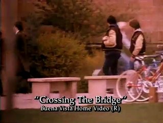 Crossing the Bridge Bande-annonce (EN)