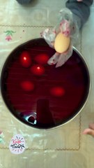 Χριστίνα Κοντοβά: Έβαψε με τη μικρή Έιντα τα κόκκινα αυγά!