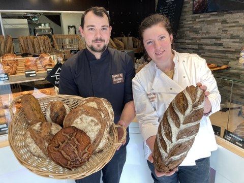 Graines de campagne à Cavignac dans la Meilleure Boulangerie de France (M6)