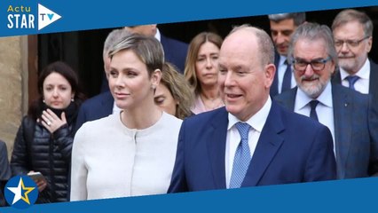 Charlene et Albert de Monaco : Bras dessus bras dessous, les amoureux très tactiles à Florence !