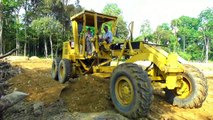 The Art of Grading: Leveling the Ground || Caterpillar 120K Grader VHP-145