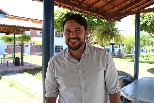 Thardelly Lima fala do sucesso em novelas, projetos futuros e dá dicas para atores de Cajazeiras