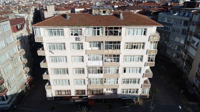 Bahçelievler'de 6 katlı binada çökme riski