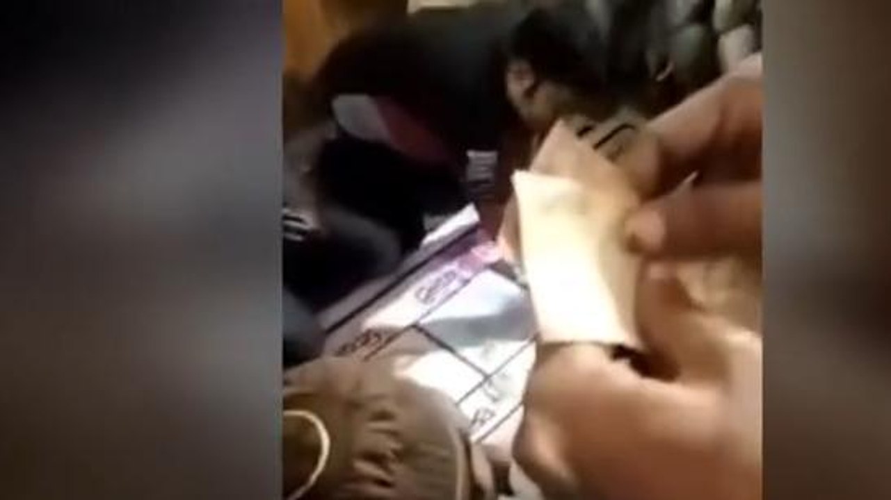 मुरादाबाद:सट्टा लगाते युवकों का वीडियो सोशल मीडिया पर हुआ वायरल