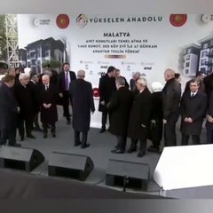 Erdoğan'dan temel atma töreninde sunucuya fırça