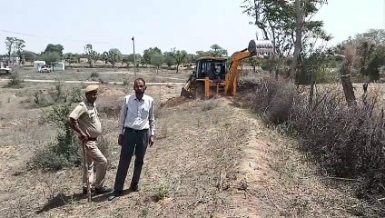 पापड़ियों की ढाणी में कब्रिस्तान भूमि से हटा अतिक्रमण