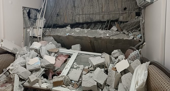 Kocaeli’de sitenin istinat duvarı çöktü: 32 daire tahliye edildi