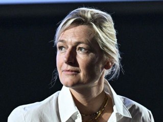 Anne-Elisabeth Lemoine et les équipes de "C à vous" incendiés par les internautes après la venue de Frédéric Beigbeder !