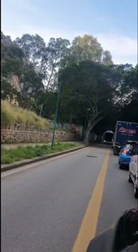 Discesa per Mondello, i mezzi pesanti transitano nonostante i divieti