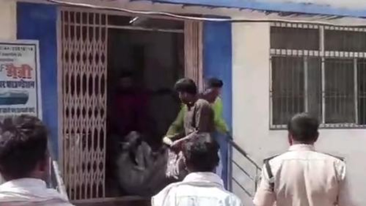 मुरैना: विवाहिता की संदिग्ध मौत, पति पर लगे पीट-पीटकर हत्या के आरोप