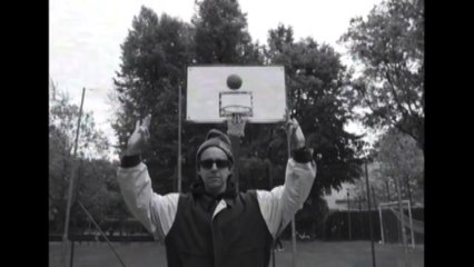 Lo stand-up comedian Luca Ravenna torna col nuovo tour "Red Sox"