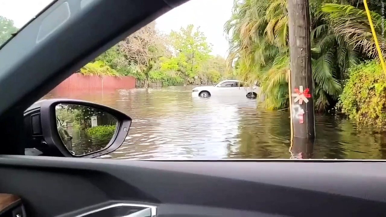 Footage shows flooded streets in Riverland area...