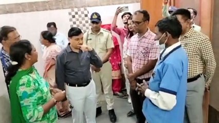 सफाई व्यवस्था को लेकर नाराज हुए कलेक्टर, मरीजों से लिया फीडबैक
