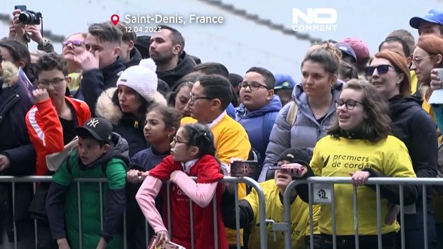 Kylian Mbappé lleva el delirio a Saint-Denis​ jugando al fútbol con los niños más desfavorecidos