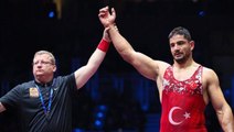 Güreşte 2 altın madalya! Taha Akgül, 10'uncu kez Avrupa şampiyonu