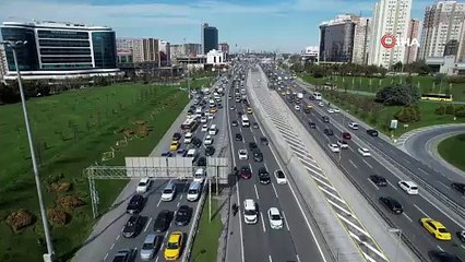 İstanbul'da tatil yoğunluğu! Trafik durma noktasında